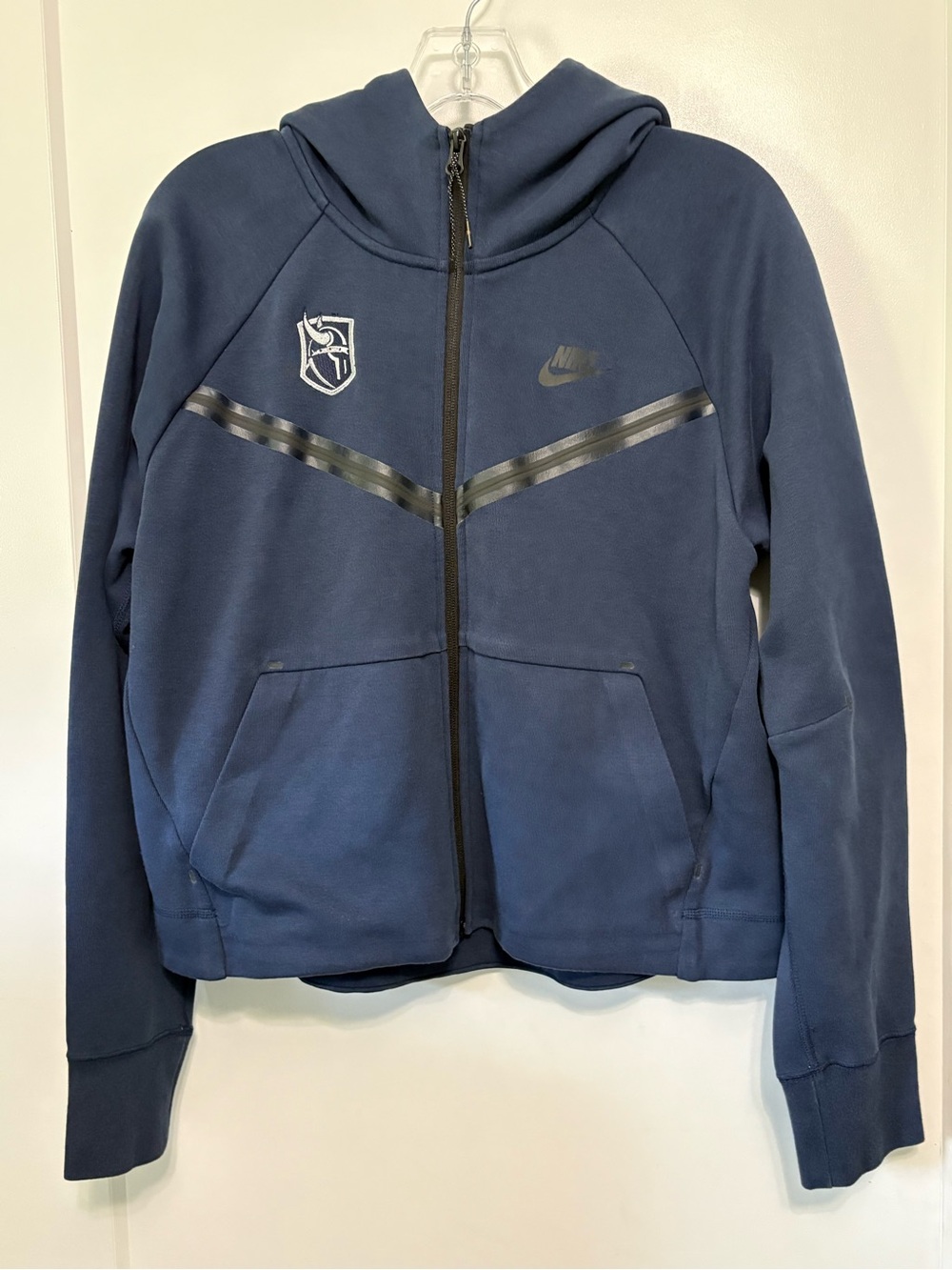 Nike Tech Fleece Windrunner Berry College Vikings Navy M - Picture 3 of 8